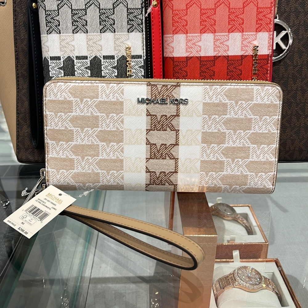 MICHAEL KORS Leather Continental Phone Holder Wristlet Wallet 
Camel 
NWT - Picture 7 of 16